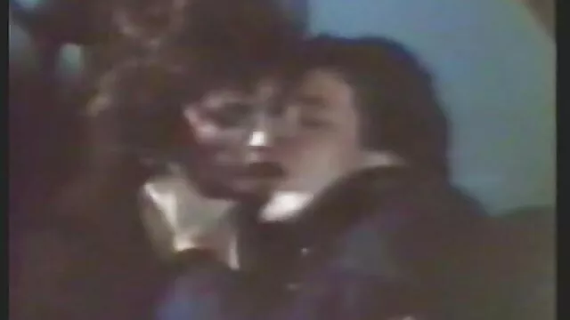 Porno chaud pas d'inscription  Sur un canapé blanc film porno francais amateur gratuit