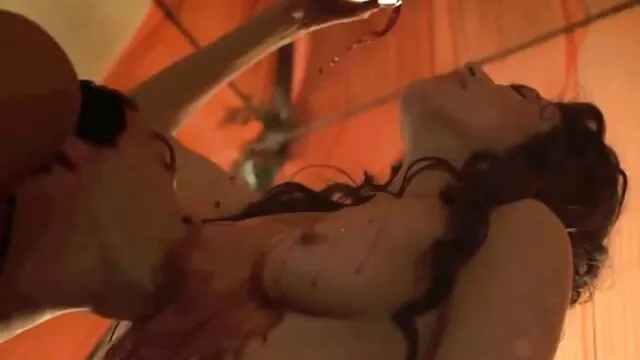 Porno chaud pas d'inscription  La femme au foyer de ma mère était nue avec beaucoup film amateur sexe francais de tatouages