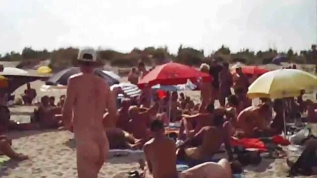 Porno chaud pas d'inscription  Jeune fille russe avec de couple mature amateur francais petits seins séduit mari directement dans la cuisine