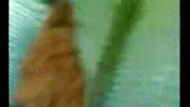 Porno chaud pas d'inscription  18 ans fille video amateur sexe francaise russe fucksicca baise un homme sur un canapé serré