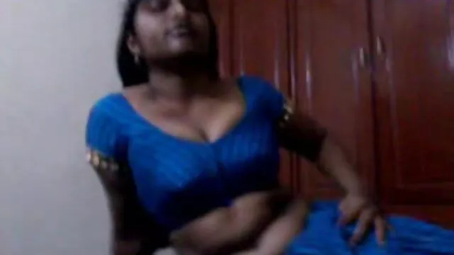 Porno chaud pas d'inscription  Un terrible Berger planté sur une bûche vidéo x amateur français sur le tronc