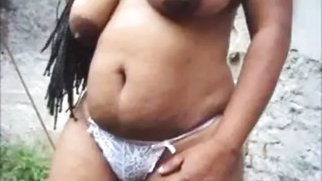 Porno chaud pas d'inscription  Il était difficile pour une petite fille de amateur francais echangiste jouer dans la nature