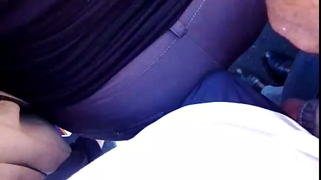 Porno chaud pas d'inscription  Glamour brunette vidéo x amateur français joué avec bite noire